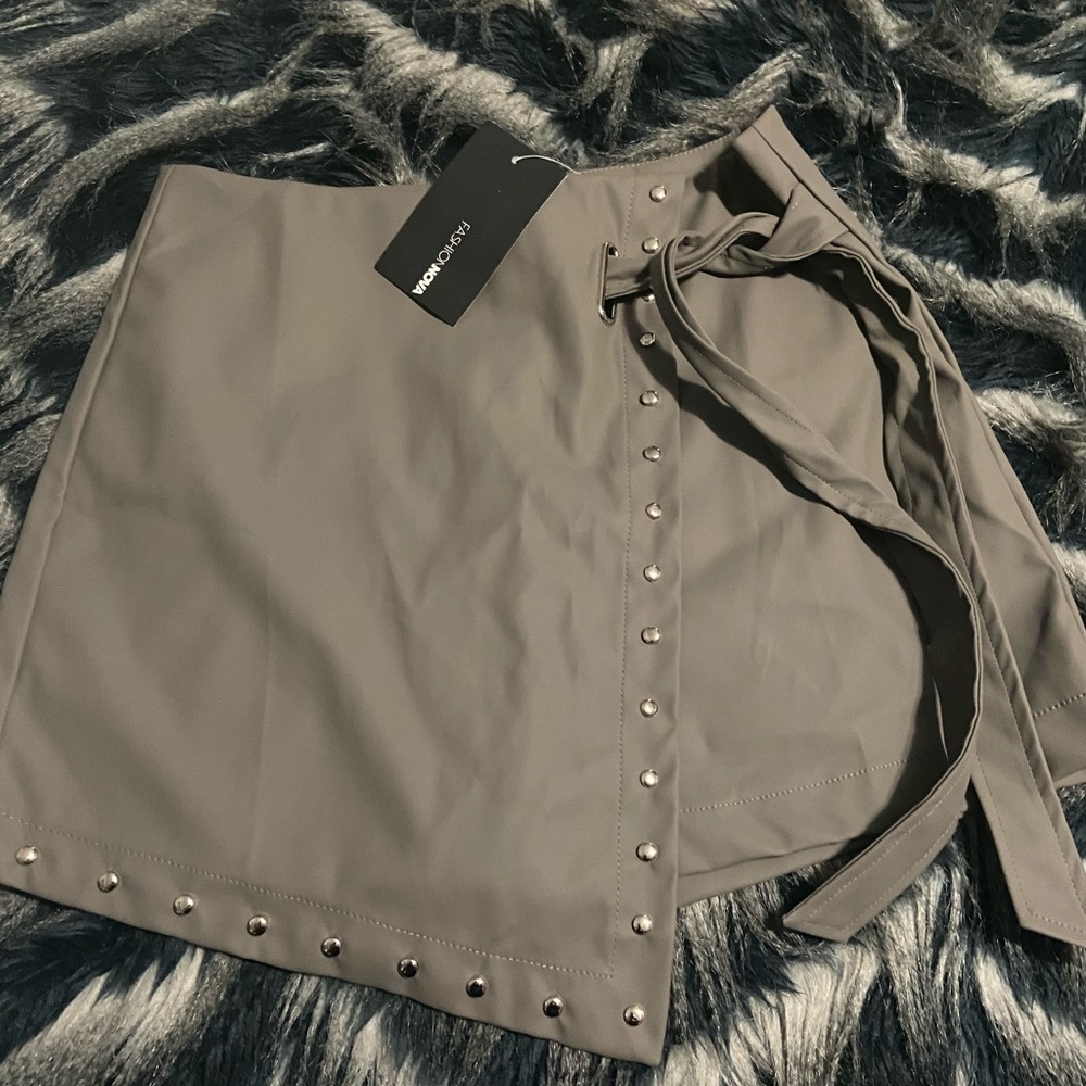 Fashion Nova skirt/shorts